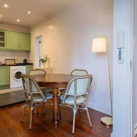 شقة Charming And Bright Townhouse 3bdr By Lovelystay Lisboa