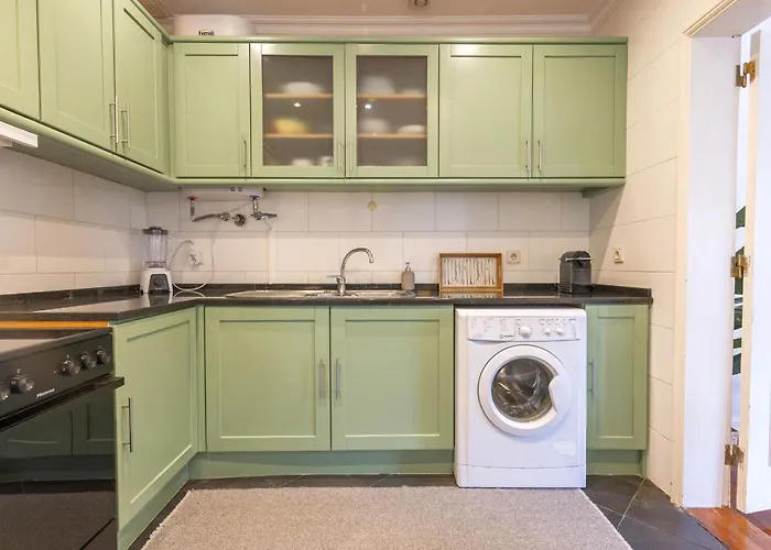 Charming And Bright Townhouse 3bdr By Lovelystay Lisboa