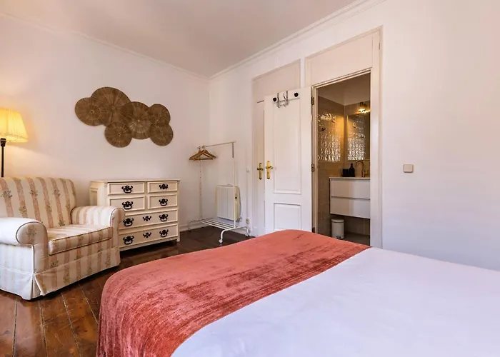Διαμέρισμα Charming And Bright Townhouse 3bdr By Lovelystay Lisboa