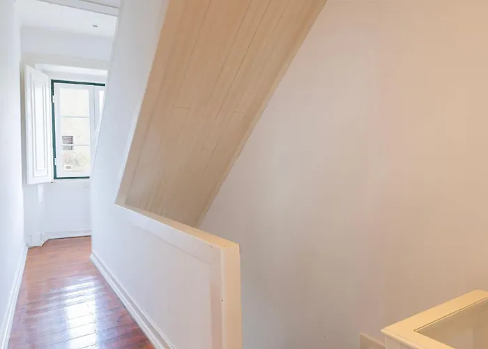 Διαμέρισμα Charming And Bright Townhouse 3bdr By Lovelystay Lisboa