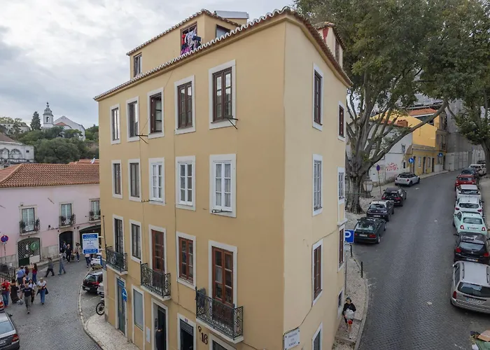 Charming And Bright Townhouse 3bdr By Lovelystay Lisboa