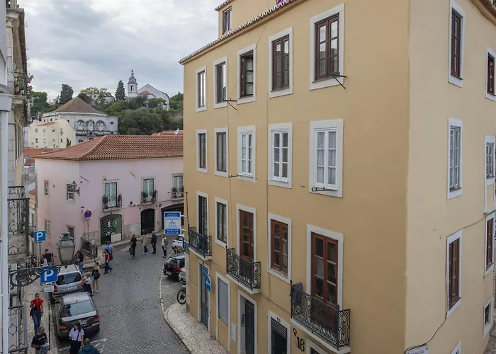 Διαμέρισμα Charming And Bright Townhouse 3bdr By Lovelystay Lisboa