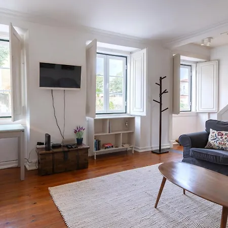 Charming And Bright Townhouse 3bdr By Lovelystay דירה ליסבון