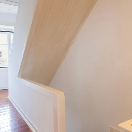 דירה Charming And Bright Townhouse 3bdr By Lovelystay ליסבון