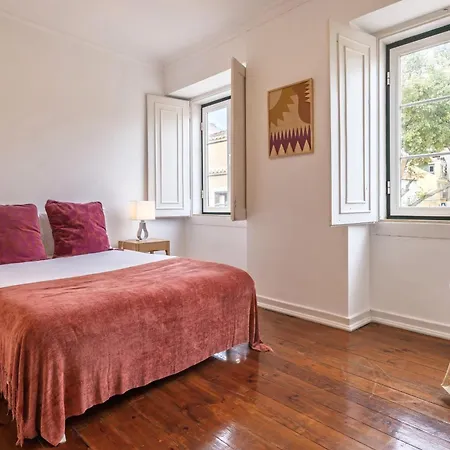 דירה Charming And Bright Townhouse 3bdr By Lovelystay ליסבון